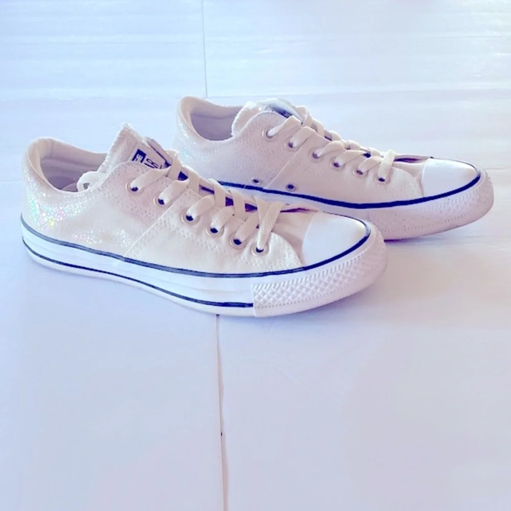 Converse All Stars Cream and Iridescent - Picture 2 of 7